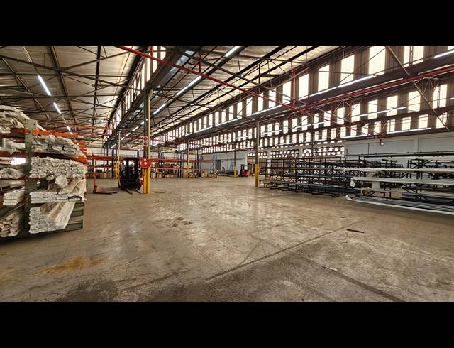 7,772M² WAREHOUSE TO LET IN ISANDO